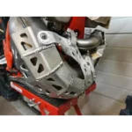 Kryt pod motor+gajdy Beta RR 250/300 2T 20-23 – Obrázok 3