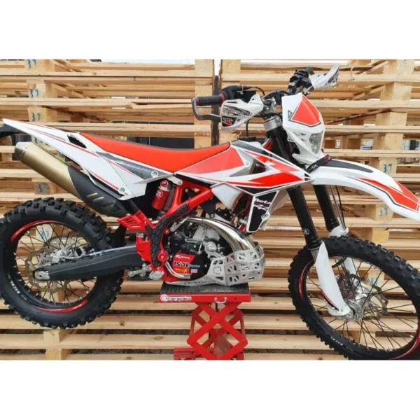 Kryt pod motor+gajdy Beta RR 200 2T 19